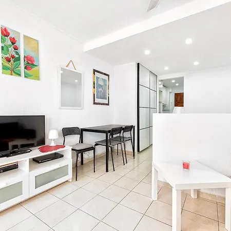 A Pie Del Mar Apartment