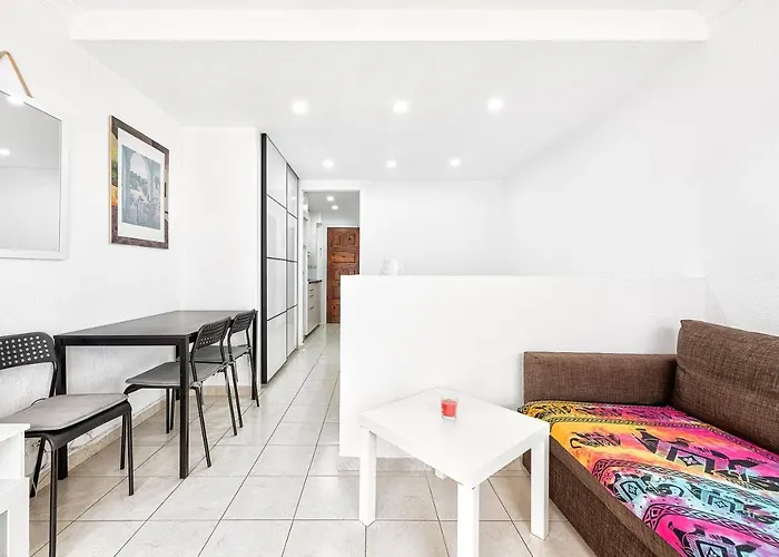 A Pie Del Mar Apartment *